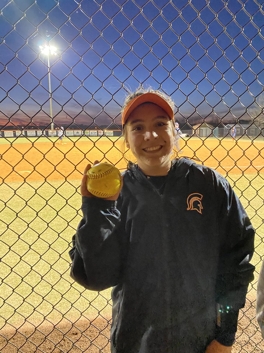 Summit Softball tweet media