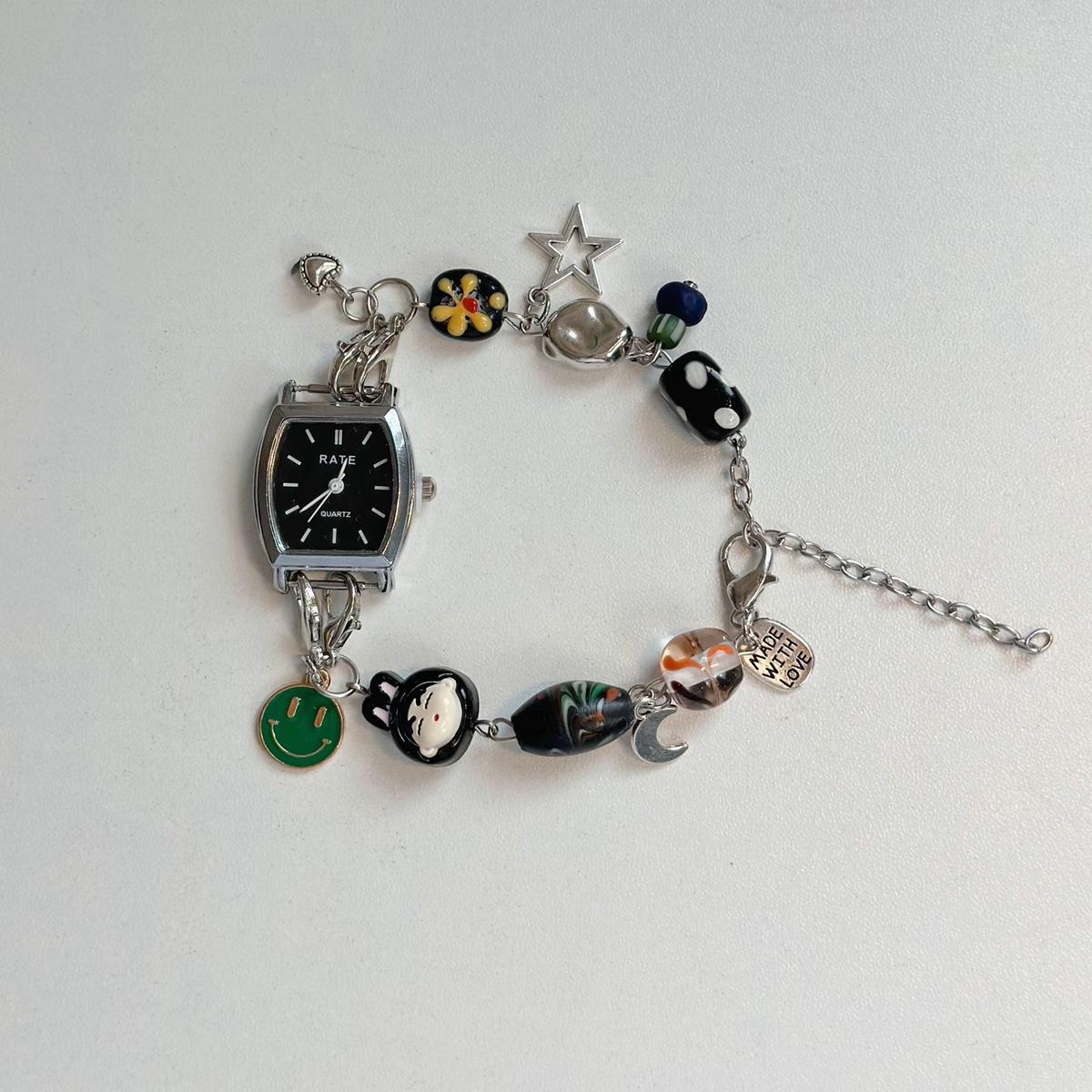 pausunguu's tweet photo. nemu beads maker dengan inovasi barunyaa membuat " beads watch" desainnya juga lucu-lucu semuaa 🎀⭐🍒✨ https://t.co/Vtbyr1EUJN