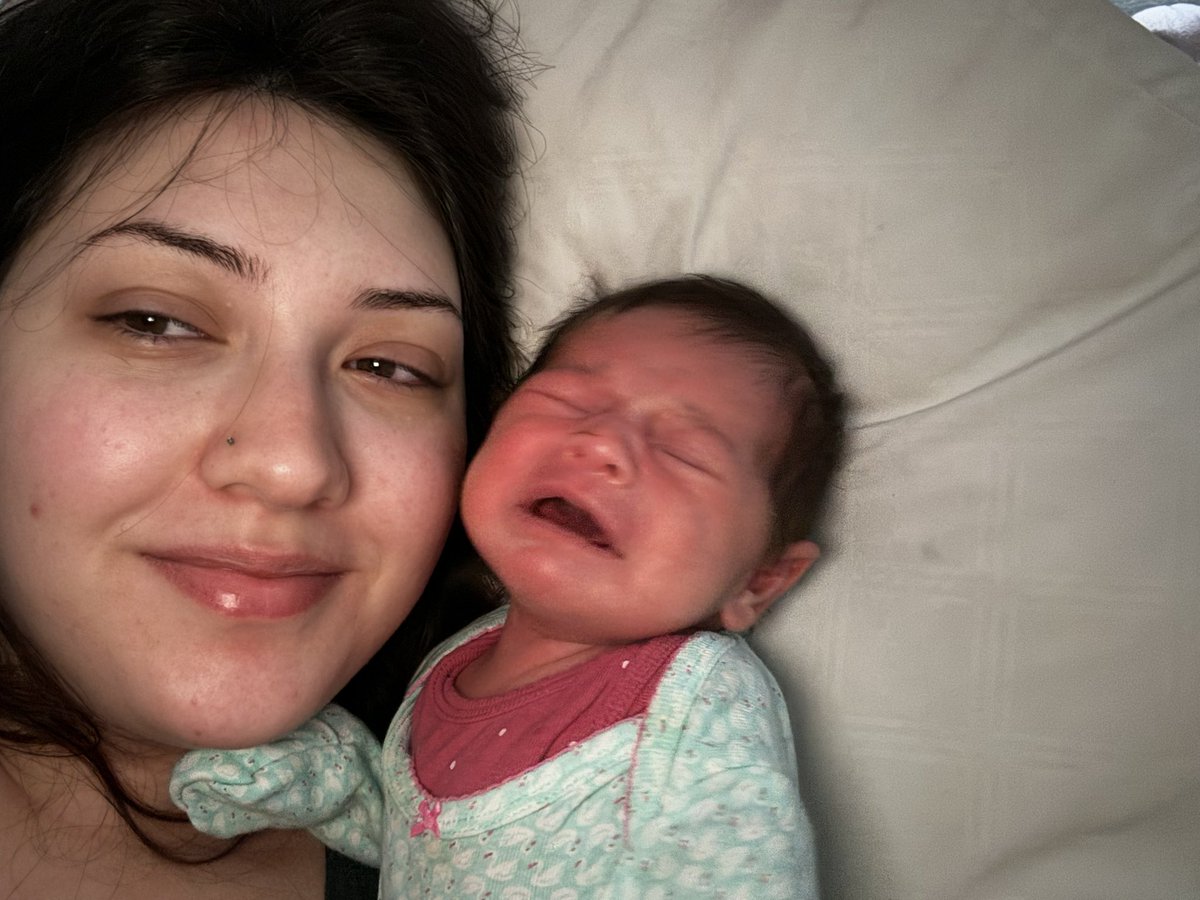 mindofmaddy's tweet photo. pov: you cant eat your mom’s face https://t.co/emzCFqKmfF