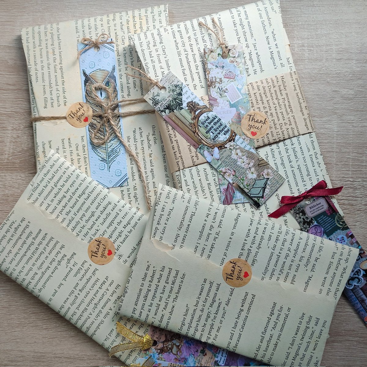 DffSintya's tweet image. 🎊 GA kecil-kecilan syaratnya RT tweet ini aja

2 pemenang dapat mystery wrap book (isinya novel new + bookmark lucu)
Giveaway ditutup 3/3/25 jam 22.00 WIB

🐈Kalau rame selanjutnya GA lagi buku Ziggy new yaa

*Nitip kalau ada yg cari buku bisa cek disinii
x.com/DffSintya/stat…