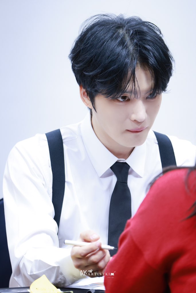 ARTISTKIM0126's tweet photo. 250227 Everline 팬싸  ❹

@bornfreeonekiss 

#김재중 #재중 #KIMJAEJOONG
#JAEJOONG #ジェジュン #金在中 https://t.co/DglxCrmEPO