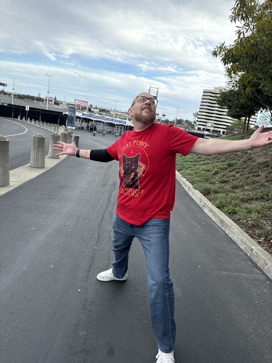 Holy geez! What a night at #AEWCollosion Can’t believe I got to attend with friends to watch elite athletes tell a helluva story bay-bay! #VetTix <a href="/VetTix/">Vet Tix</a> glad to be an <a href="/USArmy/">U.S. Army</a> #infantry #veteran thanks so much <a href="/AEW/">All Elite Wrestling</a> <a href="/AEWonTV/">AEW on TV</a> for taking care of vets!