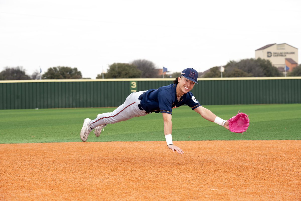 EastfieldBSB's tweet photo. Your Bee’s are diving into the weekend with a series sweep to open up conference! 😁
#BeesBeingGreat https://t.co/0TR6xzZ3z4