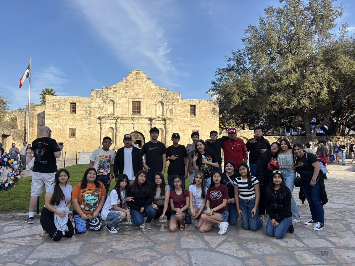 Alicia (@aalvarado_tisd) on Twitter photo First day of our 8th grade college visit in San Antonio, Texas 🐾🐾
<a href="/TISD_Counselors/">TISD School Counseling</a>
#TISDProud First day of our 8th grade college visit in San Antonio, Texas 🐾🐾
<a href="/TISD_Counselors/">TISD School Counseling</a>
#TISDProud