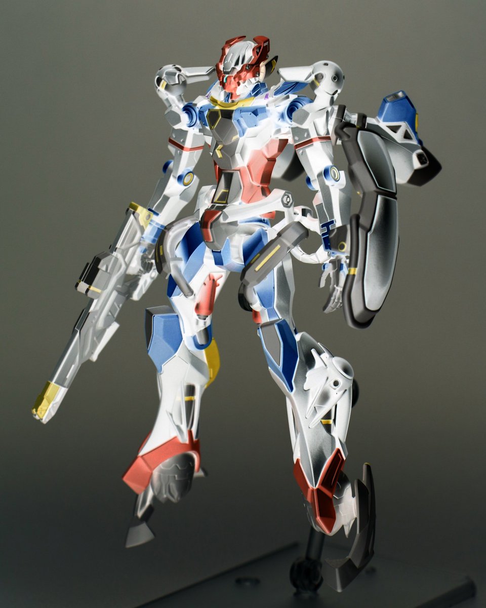 suto1570's tweet image. HG GQuuuuuuX完成しました。ネガポジ反転すると通常カラーになる配色で仕上げています。製作期間は週末に少しずつ作業して1ヶ月くらい。細部の塗り分けに時間がかかりましたが自分なりに楽しみながら作ることができました。進捗も見ていただきありがとうございます
#ガンプラ
#GQuuuuuuX
#ジークアクス