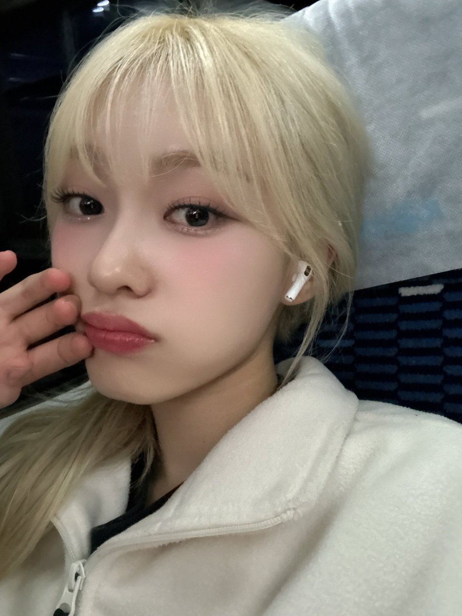 lvrunaa's tweet image. LARA MY BB