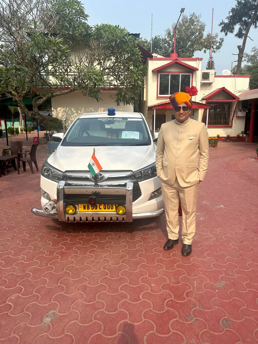 puspendar_meena's tweet image. #ब्यूरोक्रेट्स ऑफ इंडिया ने जारी की सूची*

*2024 में चेंजमेकर्स IAS-IPS की सूची जारी*

24 IAS-IPS की सूची जारी

सूची में पश्चिम बंगाल कैडर के IAS सुरेंद्र कुमार मीणा जी का भी नाम

पश्चिम बंगाल में योग्य अधिकारियों में होती है गिनती 

#congratulationschallenge 
@iSurendraMeena Ji