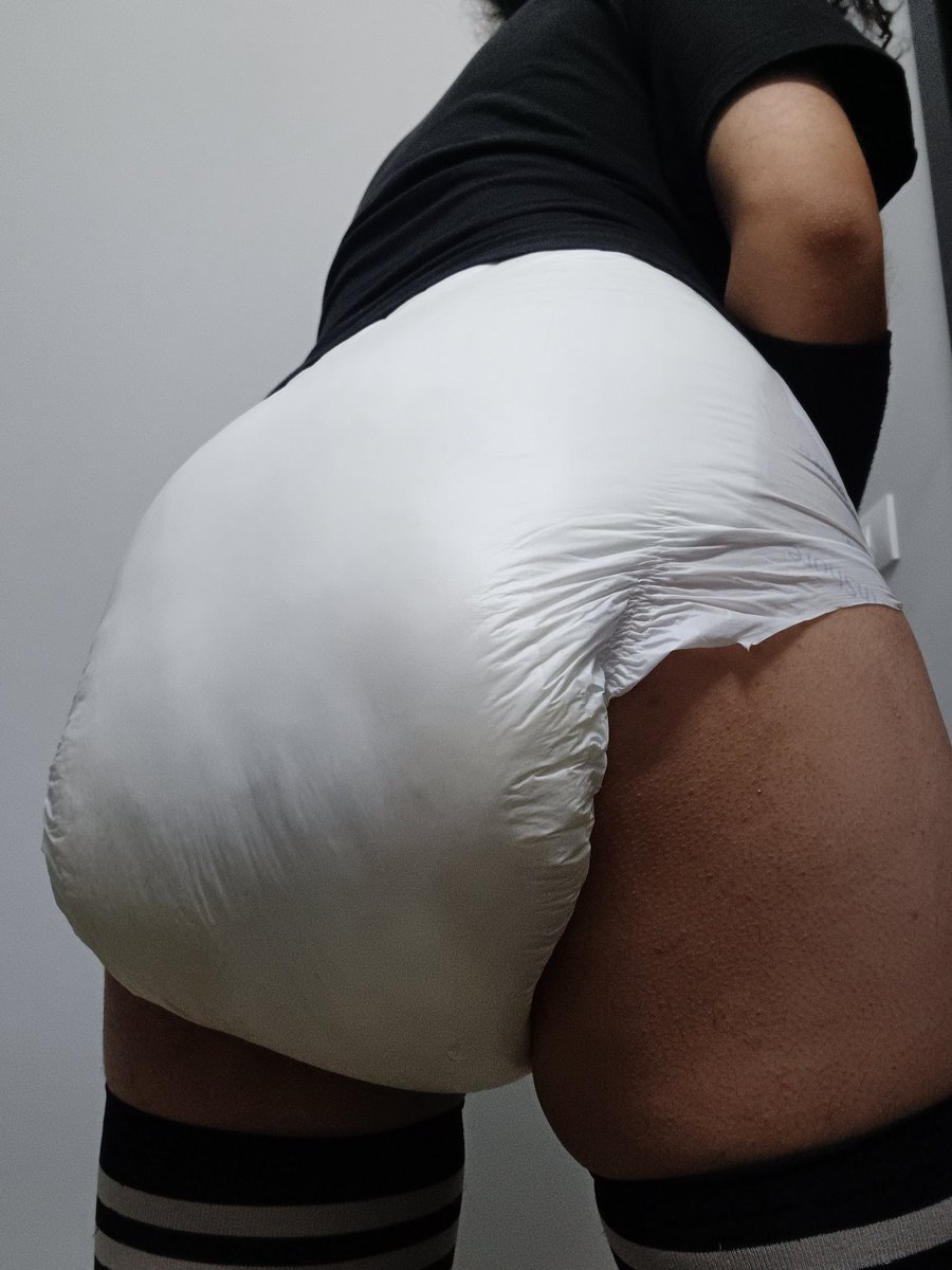 Anyways enough playing as your maid, now you will be the servant >:3 

And you cant refuse~ the smell of my diapers is enough to hypno you ;3 now do my laundry while I play videogames :3 

Good luck with my sheets loser ;3 do good and I might reward you sittting on your face ^_^