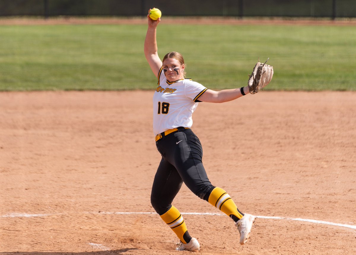 🥎 RECAP: Took two ✌️

<a href="/GriffonSoftball/">Griffon Softball</a> (11-6) scored wins over Maryville and Rockhurst on Saturday in the Midwest College Classic in Shawnee, going 4-0 in the event.

📰 - bit.ly/41HB05J

#BlackIsGold 🔔| #GriffUp 🦅🦁