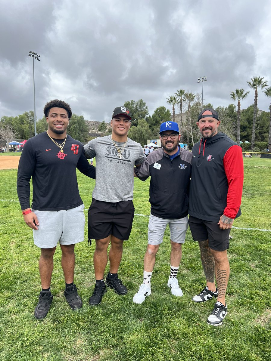Mgregus16's tweet image. Had an amazing Opening Day for West Hills Little League. Huge shoutout to @TreyWhite28, @Tano_Letuli  and @coachswolebol for coming out and supporting our community. It meant the world to our kids and their families. Go Aztecs!!
