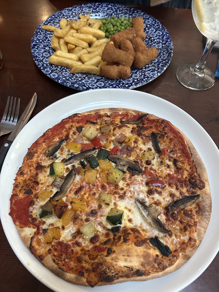 aston1970ap's tweet image. In #Wetherspoons with my sister in #Bridlington 🌊🚢🚤
When one drink leads to another then another 🍺🍸😂