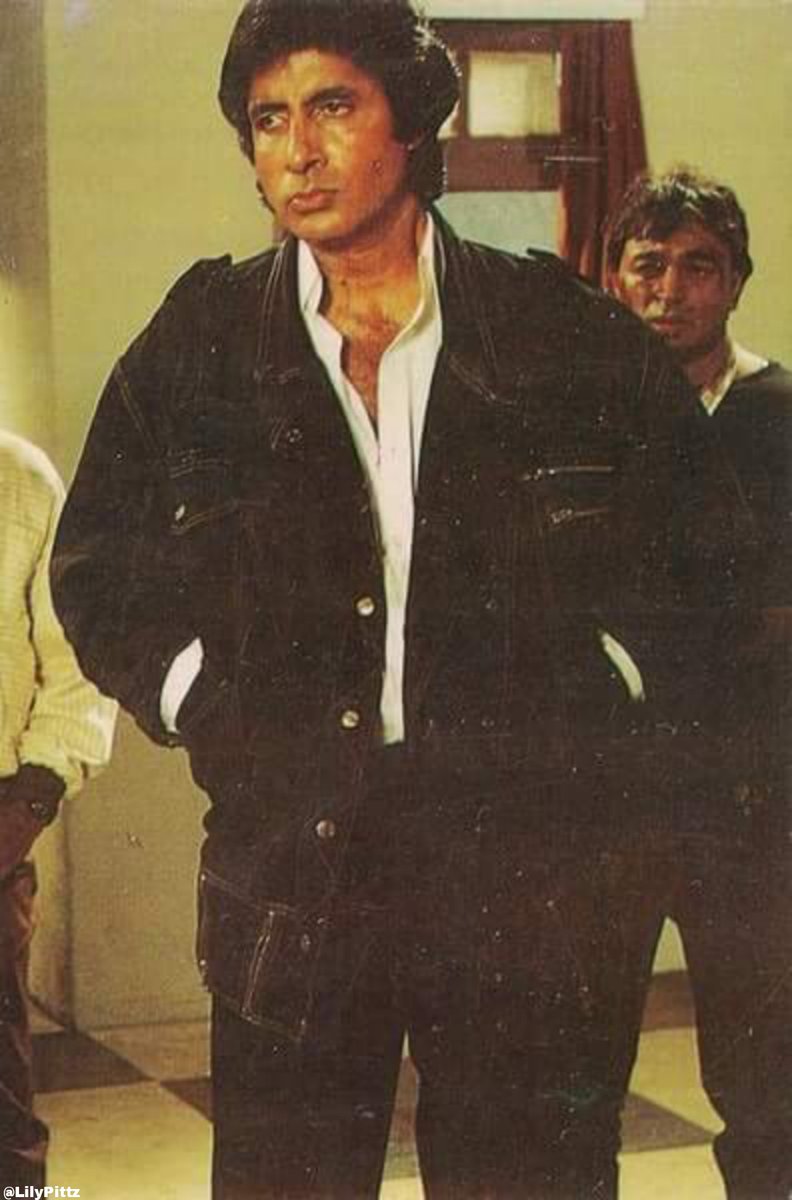 <a href="/SrBachchan/">Amitabh Bachchan</a> <a href="/SrBachchan/">Amitabh Bachchan</a> 2️⃣2️⃣3️⃣ days to 🪔 🎂 Respects! <a href="/juniorbachchan/">Abhishek 𝐁𝐚𝐜𝐡𝐜𝐡𝐚𝐧</a>