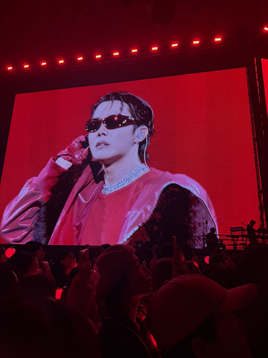 yoonglsssss's tweet photo. 🔴 REMINDER 
JHOPE | HOPE ON THE STAGE CONCERT IN SEOUL 
DAY 3
🗓️ MARCH 2
⏰ 5PM KST 

 I'll try to share the stable links like Today 🫡
I'll share insta links through my insta 
https://t.co/ohRVni9z8G

#HOPE_ON_THE_STAGE_TOUR https://t.co/VgV3J2Sw34