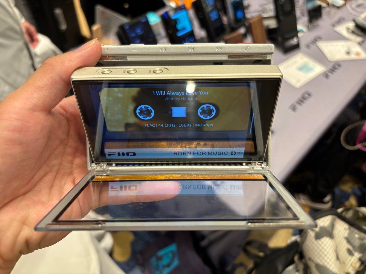 earl_fiiofan's tweet photo. #FIIO M21の実物が上海のオーディオイベントに展示されてる模様
質感もかなり良さそう https://t.co/g52QyhmNHM