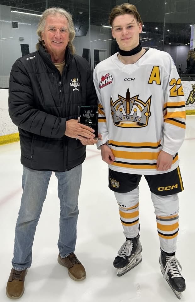 3Awheatkings's tweet photo. Congratulations to defenseman Aiden Laing on being selected the Most Outstanding Defenseman in the Manitoba AAA U18 Hockey League for the 2024-2025 season, presenting the award on behalf of the league is Uwe Jensen. https://t.co/Q8l3kXI5IJ