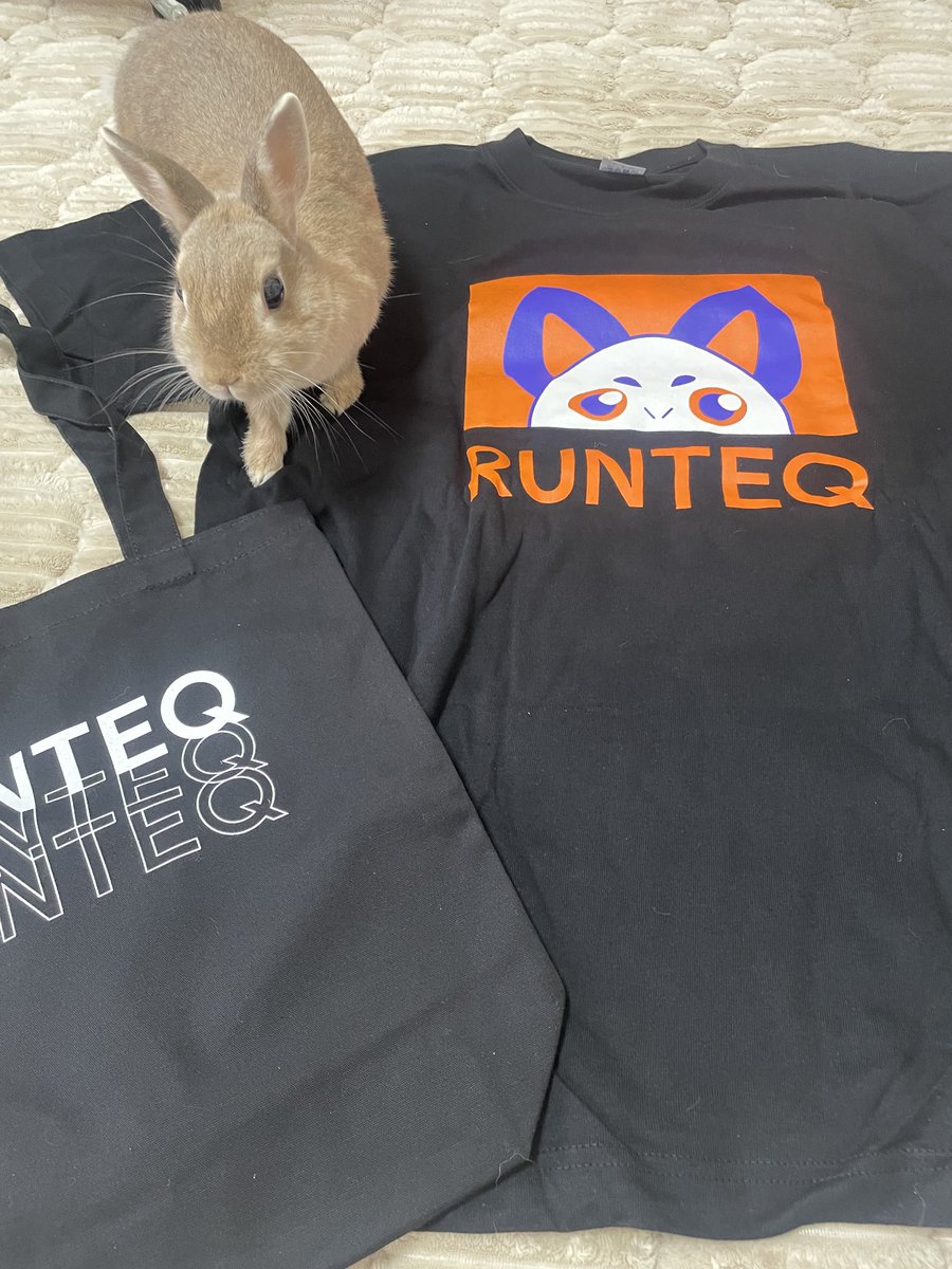 卒業の記念品が届きました〜🥳
本当に卒業したのだなあ👀
記念品、ありがとうございます🥺💕