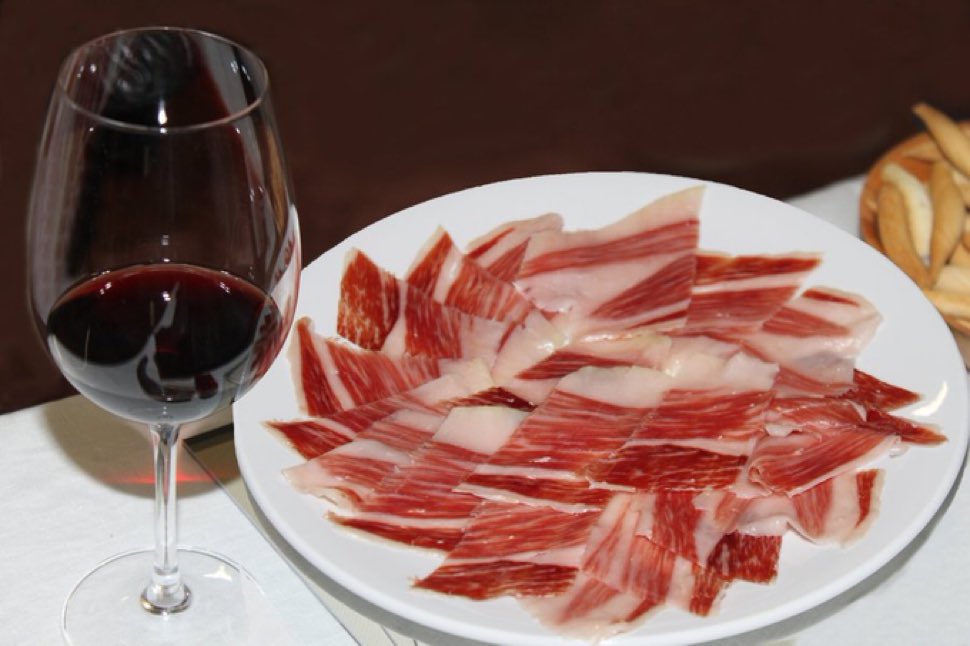 Only Portuguese 🇵🇹and Spanish 🇪🇸 minds can understand this