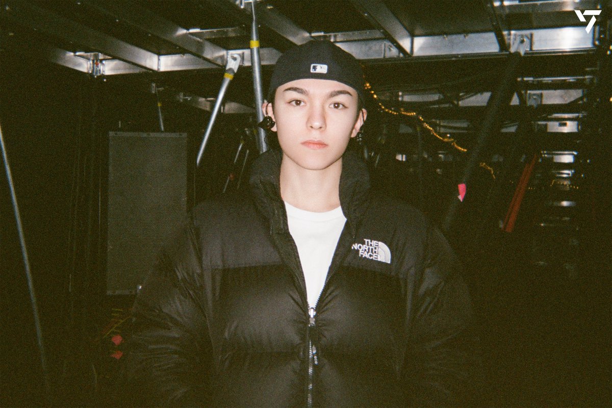 vernonsource's tweet image. svt right here world tour photo sketch #vernon #버논