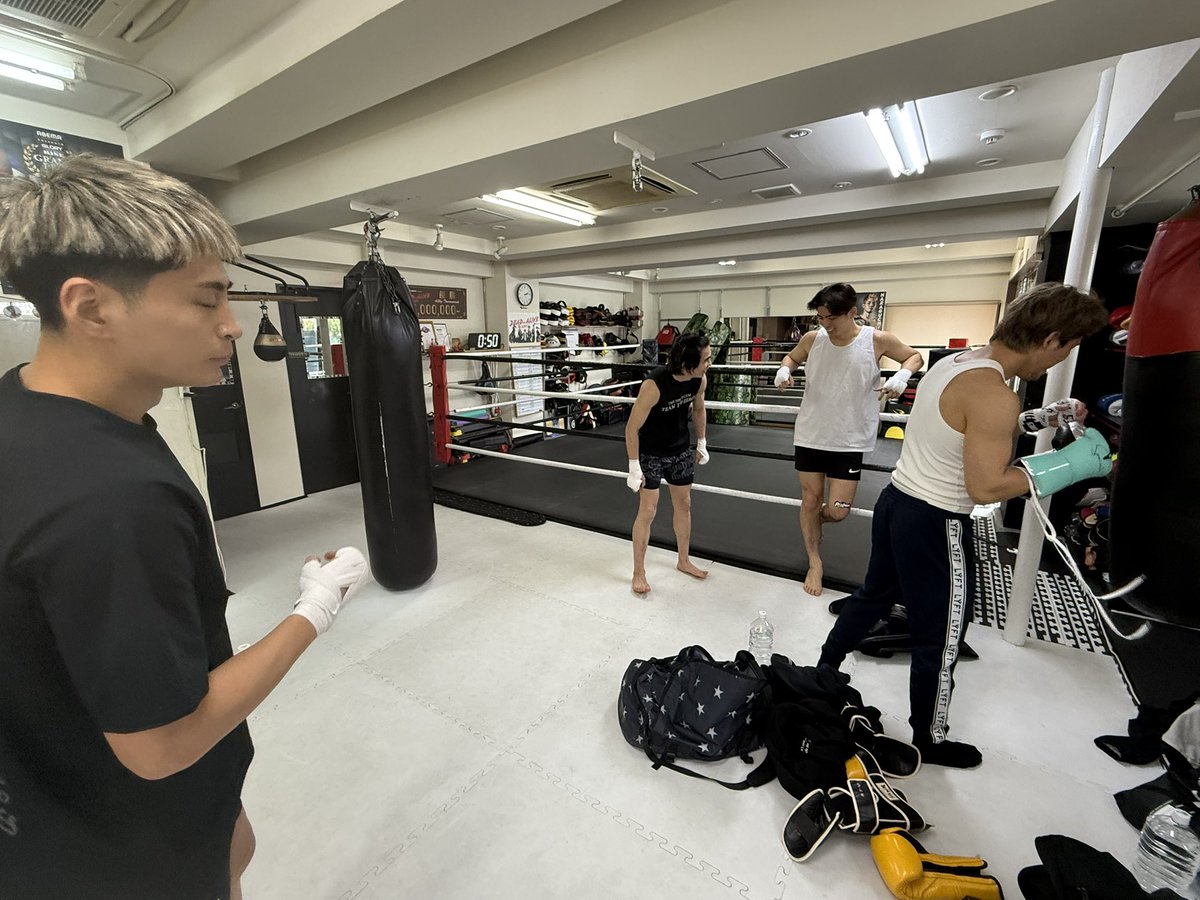 tfHn2HwaFP8a19G's tweet image. 反乱軍（仮）及び黒羊騎士団私設応援団一行は大阪で汗を流した！
#レオナペタス
#原口健飛
#加藤虎於奈
#松山勇汰
#幻影戦争