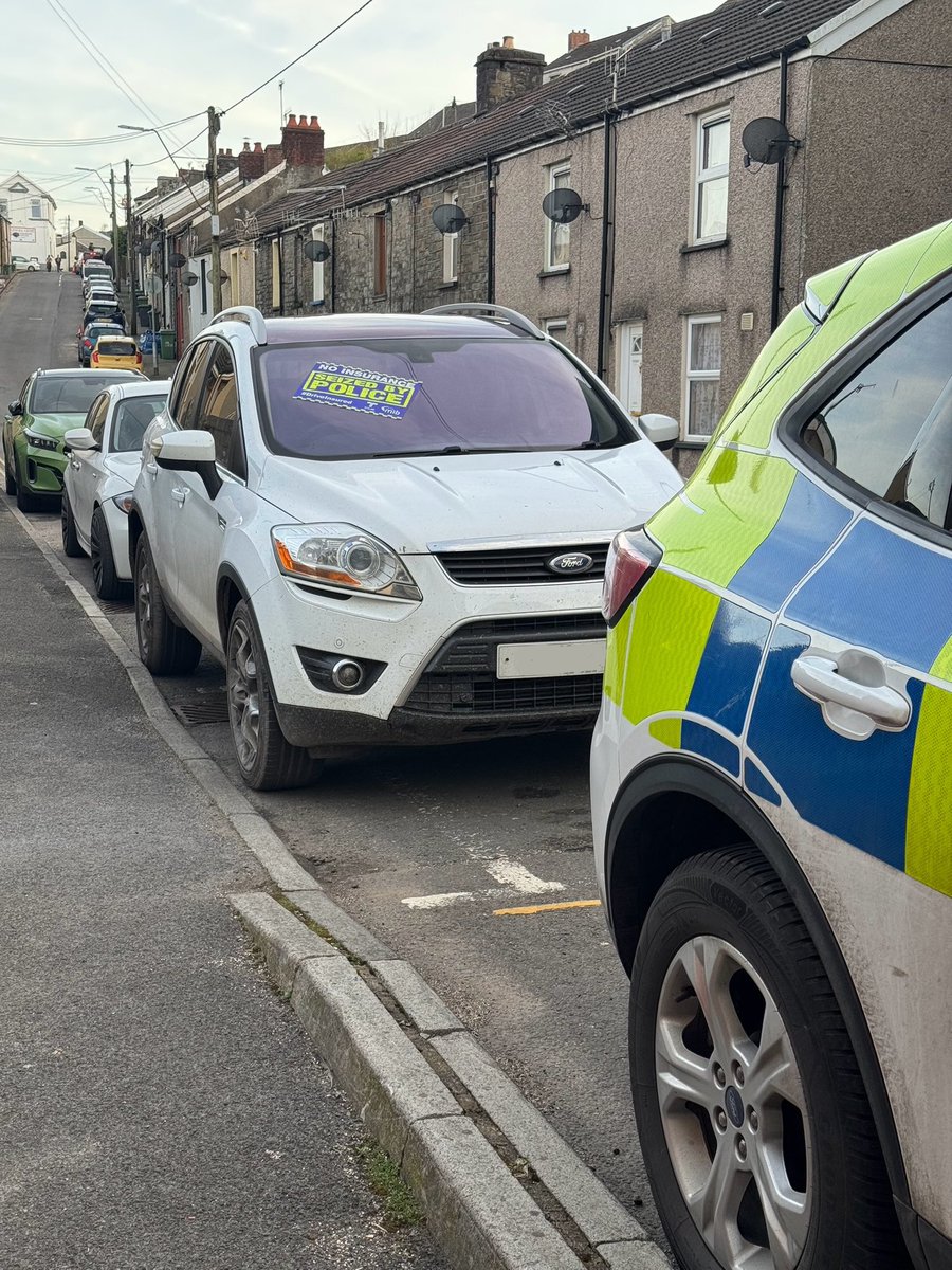 valleys_999's tweet photo. Great to be involved in a proactive operation focussed on uninsured drivers yesterday, and always a pleasure to be joined by @HayleySMIB! 

5 drivers dealt with by us for insurance offences, as well as several words of advice given. Great result overall. 

#volunteernotamateur https://t.co/c1Uh6Ga17X