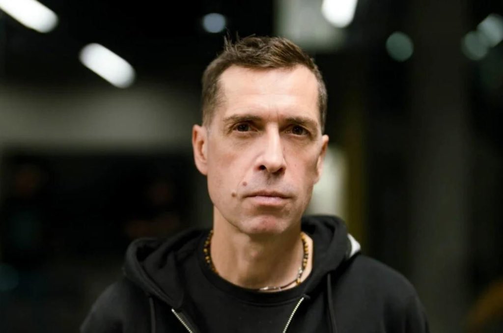 Макс Покровский, лидер группы «Ногу свело»:
«Никогда не думал, что мне придётся извиняться перед Украиной за свою страну второй раз… Теперь за США».

Человечище🤝❤️🇺🇦