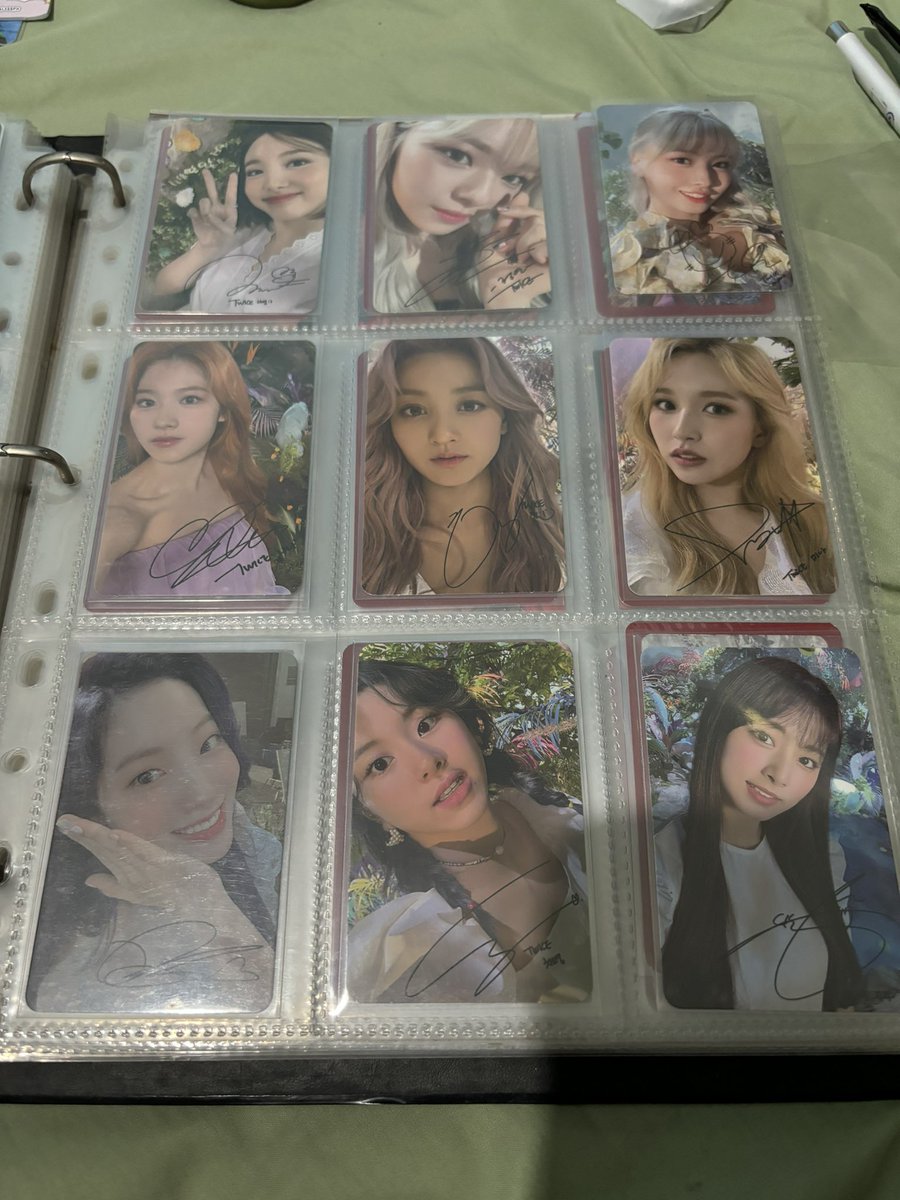 carttridame's tweet photo. More &amp; More signed pcs - 1350 set
WIL character pcs - 1350 set
M&amp;M unit pcs - 1500 set
Eyes Wide Open red bg - 1350 set

Can find kahati, but would ship to 1 address only https://t.co/6TDFWHqqut