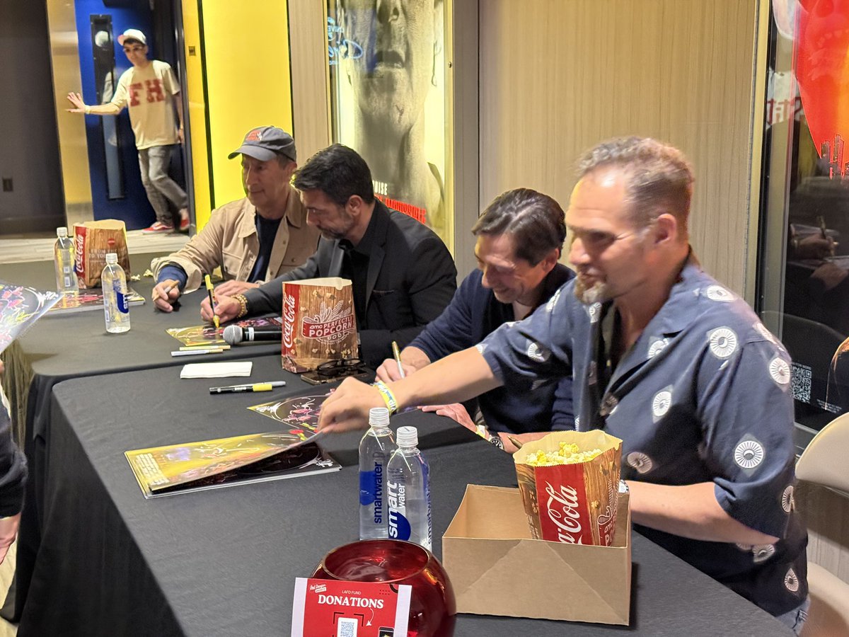 DwayneOSX's tweet image. Had an amazing time at the first responder fundraiser in Hollywood. We celebrated the 30th anniversary of Mortal Kombat with the producer and several cast members from the original film. Grateful for the VIP and personal invite experience meeting with some of the, if not most of…