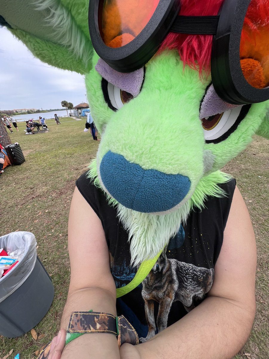 russelbuck's tweet photo. THE RAVEPOP GOGGLES ARE REAL NOW https://t.co/EFSnPCbhQP