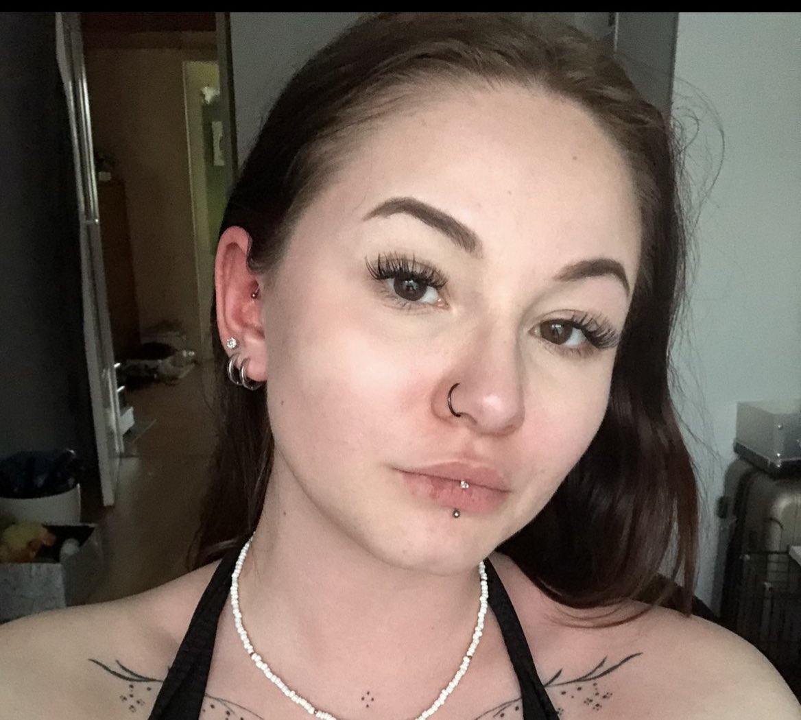 hyiqpd's tweet image. Tb to my first time on codeine #drugtwt #drugs #opioids #codeine #drugaddict #addict #me #myself #selfie