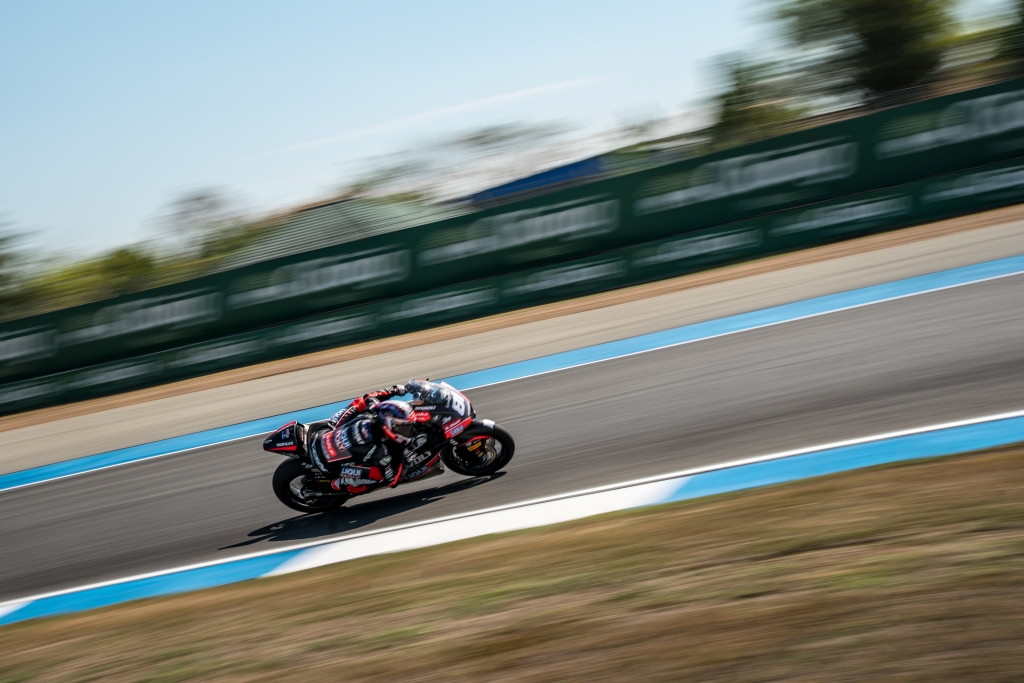 IntactGP's tweet photo. #DreamStart into new championship of our #Moto2 guys at #ThaiGP ๐คฉ๐ชโ
#PolePostion, fastest race lap and ๐๐ฅ for @18ManuGonzalez
#81 Senna AGIUS puts the puts the icing on the cake with ๐
ฟ๏ธ3๏ธโฃ๐๐ฅ
#LIQUIMOLY #Dynavolt #IntactGP leaves @ChangCircuit fully packed with ๐ https://t.co/VjSlwI8KnV