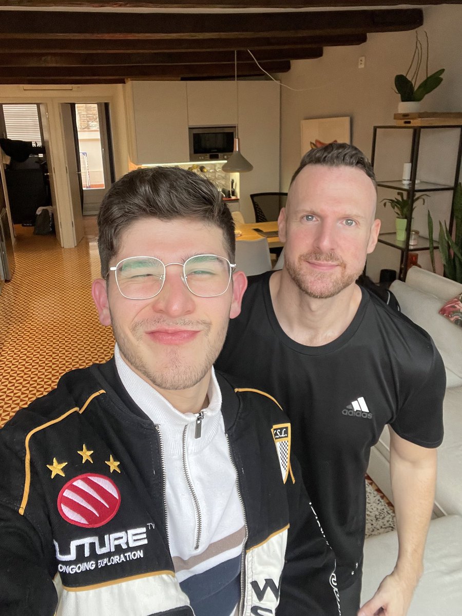 Todavía no encuentro las palabras para lograr expresar lo que siento, un encuentro de emociones revueltas por todo el cuerpo, siempre te recordaré con el gran carisma que tenías y la increíble persona que fuiste para mí y para todos los que te conocíamos, no me esperaba que las