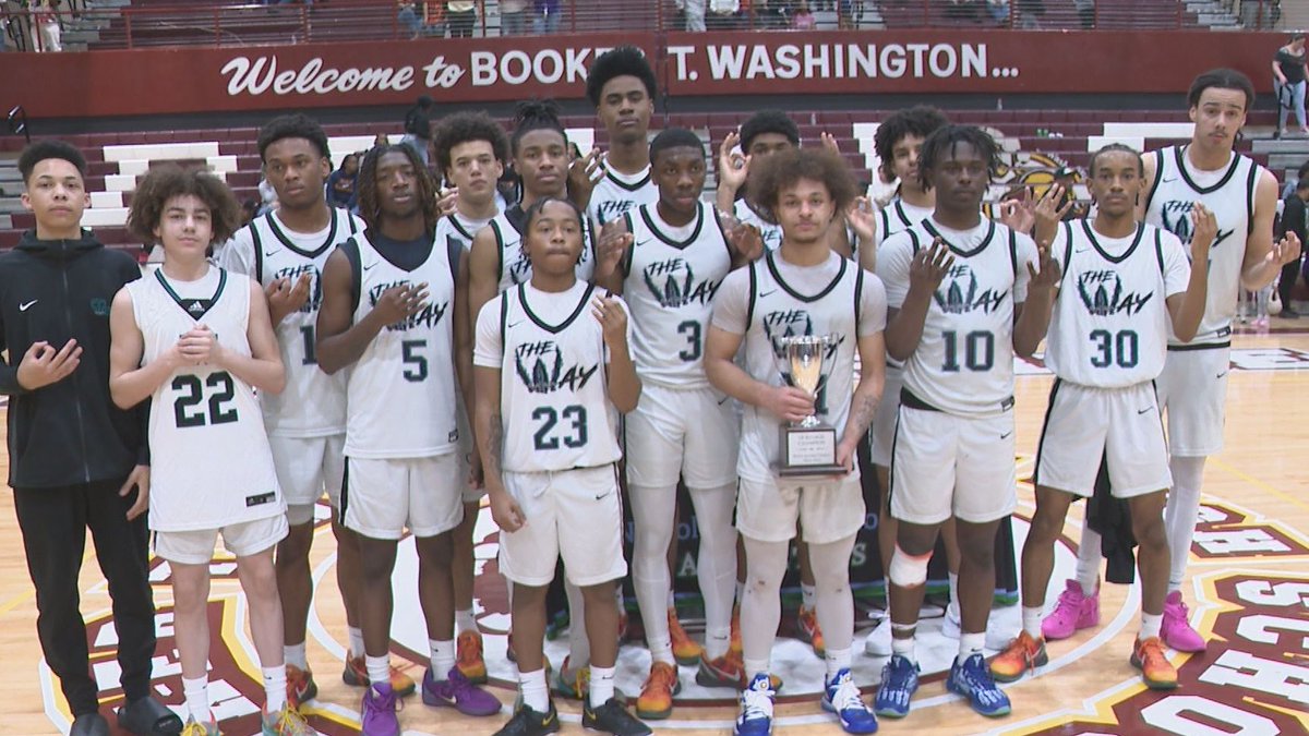 Brian Smith 13News Now (@13briansmith) on Twitter photo .#ICYMI: Wolverines, Tigers & Crabbers capture region titles on the boys side, while the Cavaliers, Mustangs & Monarchs claim titles among the girls. <a href="/13NewsNow/">13News Now</a> <a href="/WoodsideMBB/">Woodside University</a> <a href="/OscarSmithBball/">Oscar Smith Basketball</a> <a href="/CrabberSports/">Hampton HS Crabbers</a> <a href="/PACavsWBB/">Princess Anne Girls Basketball</a> <a href="/ManorGirlsHoops/">Manor HS Girls Basketball</a> <a href="/MenchvilleHS/">Menchville HS</a> 🏀🏀🏀
13newsnow.com/article/sports… .#ICYMI: Wolverines, Tigers & Crabbers capture region titles on the boys side, while the Cavaliers, Mustangs & Monarchs claim titles among the girls. <a href="/13NewsNow/">13News Now</a> <a href="/WoodsideMBB/">Woodside University</a> <a href="/OscarSmithBball/">Oscar Smith Basketball</a> <a href="/CrabberSports/">Hampton HS Crabbers</a> <a href="/PACavsWBB/">Princess Anne Girls Basketball</a> <a href="/ManorGirlsHoops/">Manor HS Girls Basketball</a> <a href="/MenchvilleHS/">Menchville HS</a> 🏀🏀🏀
13newsnow.com/article/sports…