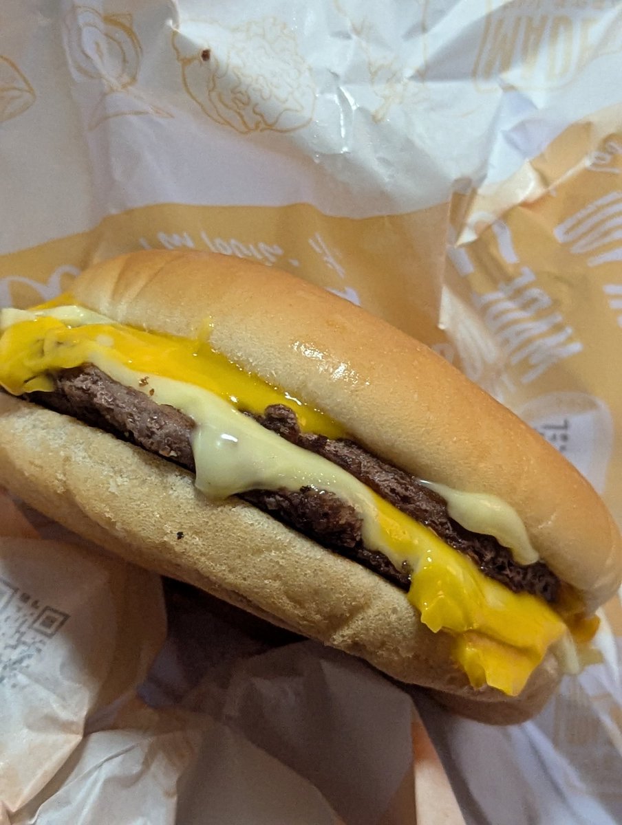 rakuda_696's tweet photo. チーチーダブチ　ケチャップ、マスタードなし
パテの味わいが良く分かるが好みによるとしか
（ナゲットのマスタード付けるの旨い https://t.co/CSrO41slF0