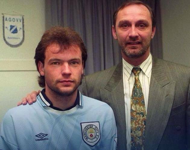 #OnThisDay in 1994 

Manchester City manager Brian Horton signed Uwe Rősler from FC Nürnberg who was on loan at Dynamo Dresden 

Rosler would become a cult hero at Maine Road, scoring 64 goals in 176 games #MCFC