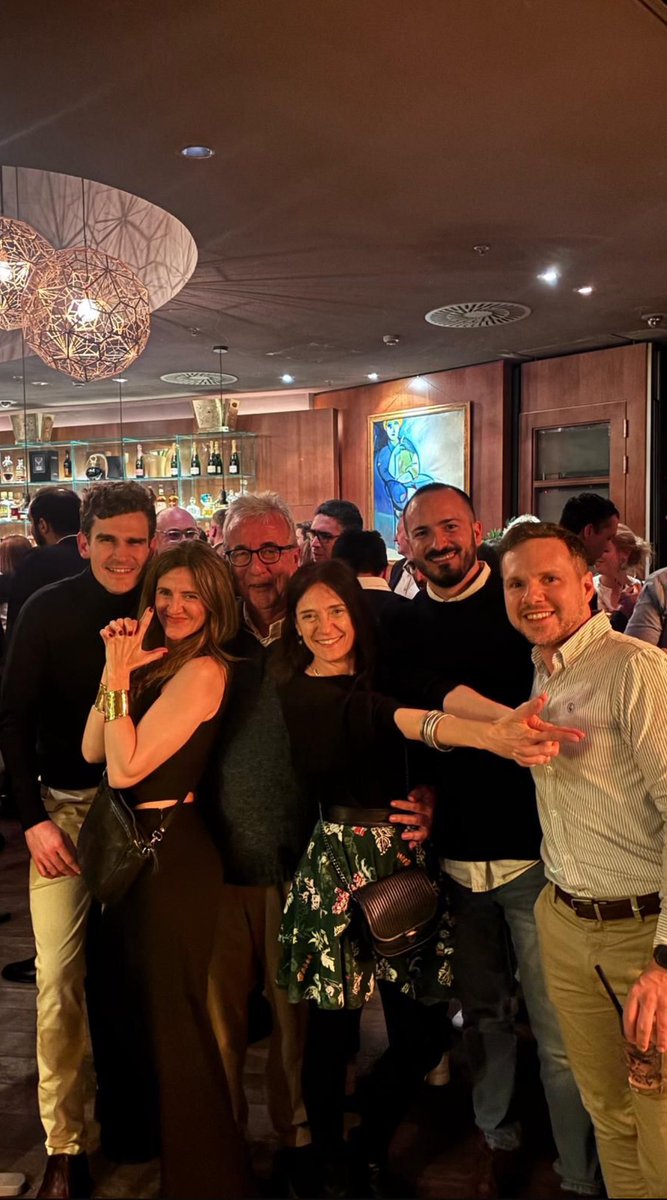 Gleamer: Innovation and Generosity in Radiology 

Gleamer consistently supports the radiology community, not only with cutting-edge AI but also by fostering collaboration. Their generosity was evident once again at the amazing Skybar evening, where we had the chance to exchange