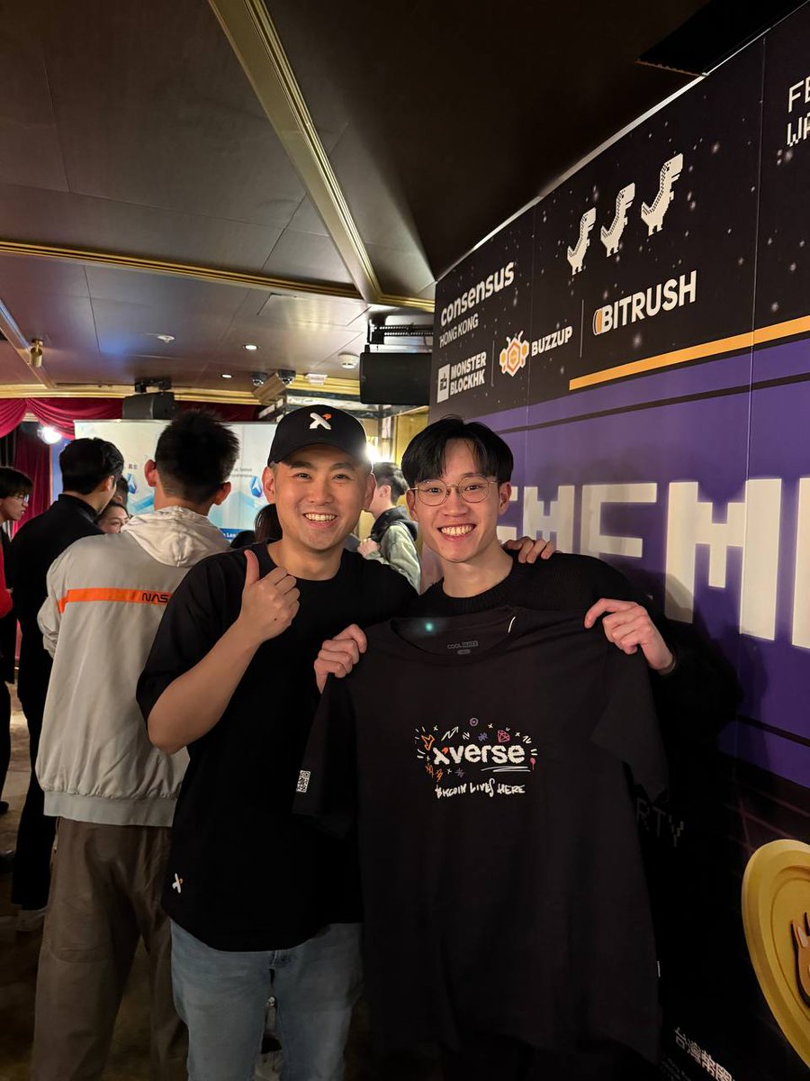 0xScottlai's tweet image. BTC 生態將會越來越蓬勃🔥 Bitlayer 宣布與五大公鏈達成戰略合作，直接加速 BTC 資產流動性釋放，這將會是一個超百億美元的多鏈生態機會🤭

感謝 BTC 龍頭錢包 @Xverse_CN @dominik_btc 送我官方限量 T-shirt！Huge shoutout to Dom for gifting me their DOPE merch💡absolutely loving the front and…