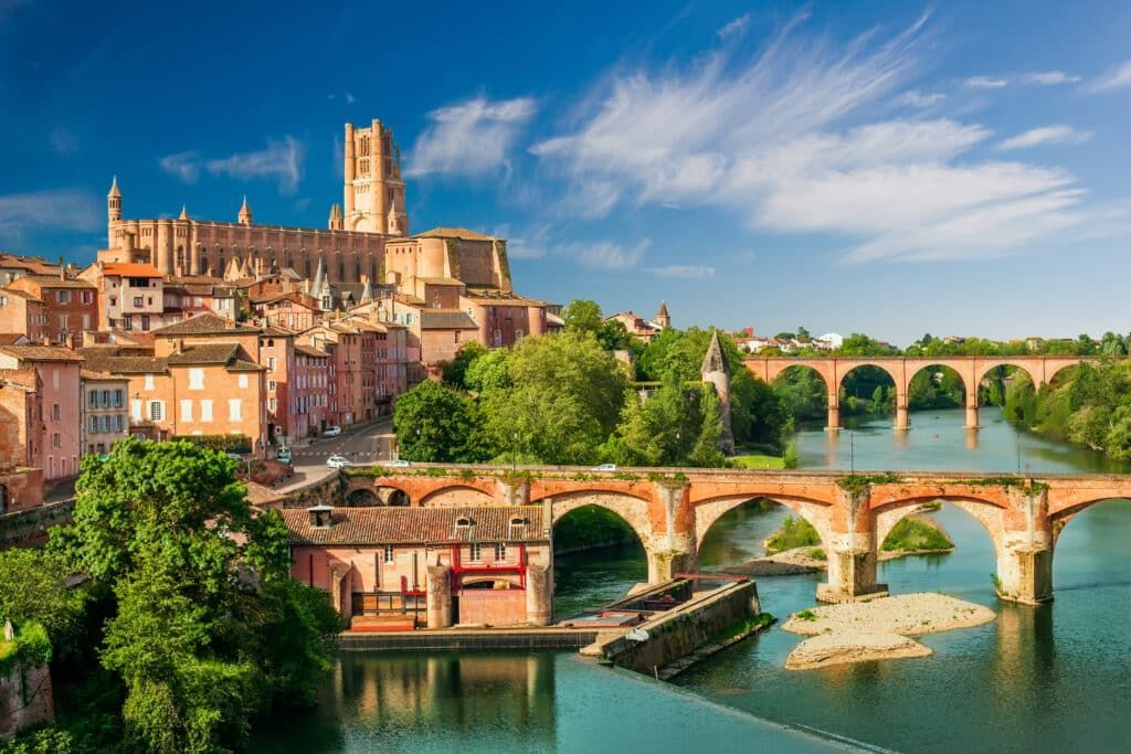 En visite à #Albi, voici ce qu'il faut voir absolument  🏉  buff.ly/IdiBkUa #Tourisme #Occitanie #Tarn <a href="/Tourisme_Albi/">Destination Albi</a>