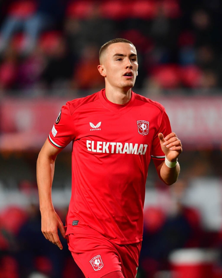 voetbalfeed's tweet photo. Man of the Match! 🌟

Gustav Lagerbielke tegen FC Groningen:

📊 Football Feed rating - 8.6
✅ Suc. passes - 73/90
🅿️ Penalties gew. - 1
🦵 Gew. tackles - 3/3
🛡️ Verdedigende acties - 15
🤼 Gew. duels - 10/10

Sterk optreden van de Zweedse verdediger! 💪 https://t.co/q54UH1Girw