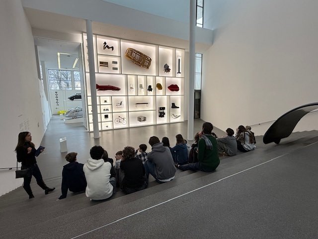 Tag der #Talente Jgst. 8/9: Hochinteressante Führung unserer besonders talentierten Schülerinnen und Schüler in der #Pinakothek der #Moderne: Die neue Sammlung &amp; The #Design Museum. Das moderne #Industriedesign beeindruckte sehr. <a href="/asg_news/">ASG News</a>