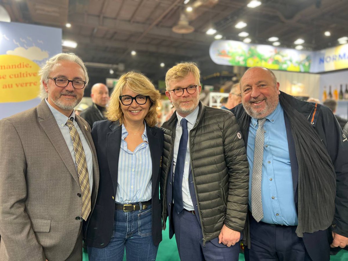 Merci <a href="/EricMartineau72/">Éric Martineau</a> <a href="/MFesneau/">Marc Fesneau</a> <a href="/plecamp/">Pascal Lecamp</a> pour cette discussion sur les moyens à mettre en oeuvre pour renforcer la capacité industrielle de la France en matière d'engrais, condition indispensable de notre souveraineté agricole.
#SIA2025