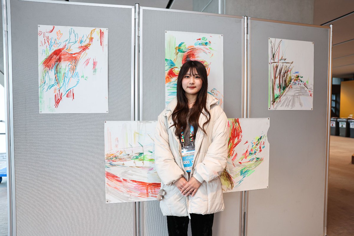 tokyo42195_org's tweet photo. 🧑‍🎨ドローイングランナー展🧑‍🎨

#東京マラソン 2025 のアートプロジェクトの一つとして、東京都庁前のスタート地点にてランナーがスタートしていく様子や会場の雰囲気を東京藝術大学の学生（アーティスト）がクロッキーで描き、その作品が同日に東京国際フォーラム内で展示される「ドローイングランナー展」を開催しました🎨

3月4日（火）13:00～3月28日（金）15:00まで、新宿プロムナードギャラリーで作品が展示されますので、ぜひご覧ください！😊