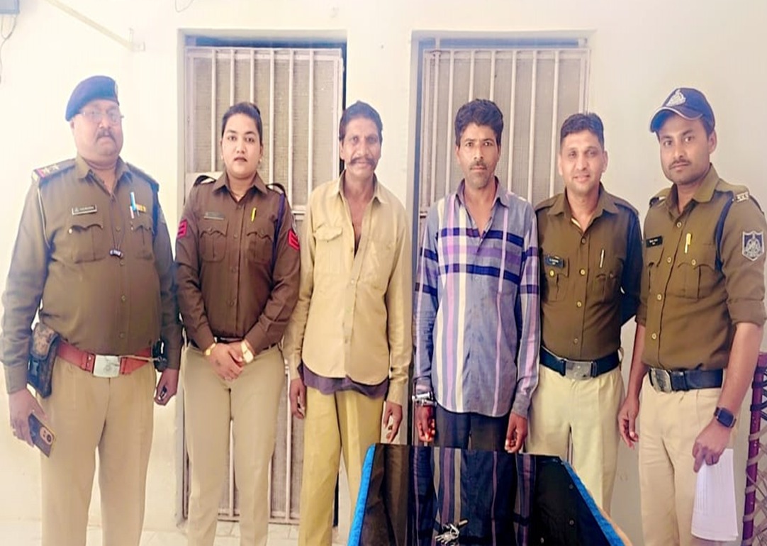 आई.जी.इंदौर (ग्रामीण) जोन इंदौर, श्री अनुराग के निर्देशन में एवं पुलिस उप महानिरीक्षक श्री निमिष अग्रवाल के मार्गदर्शन में पुलिस अधीक्षक श्री मनोज कुमार सिंह के नेतृत्व में धार पुलिस ने2,83,000/-राशि के 104ईनामी बदमाश किए गिरफ्तार।
<a href="/DGP_MP/">DGP MP</a> 
<a href="/IGP_INDORE/">IG INDORE (RURAL)</a> 
<a href="/DIG_INDORERURAL/">DIG_INDORE (RURAL)</a> 
<a href="/mohdept/">Home Department, MP</a>