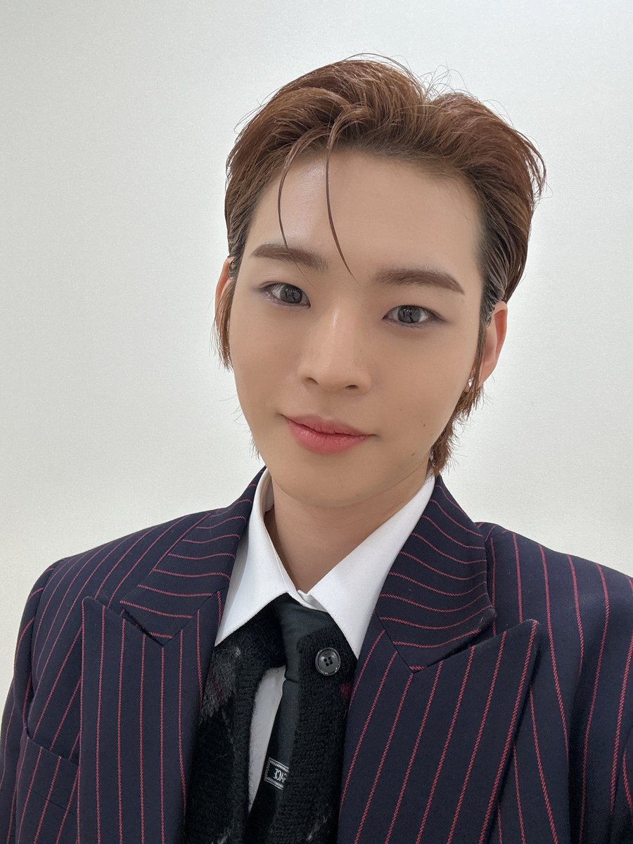 온앤오프 (ONF) tweet media