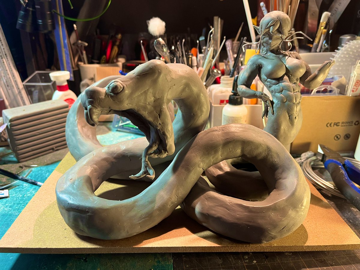 蛇髪の造形が辛い😭