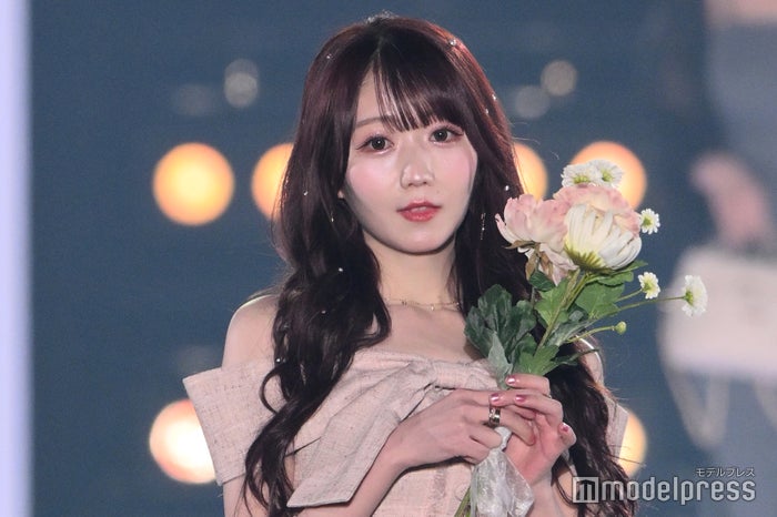 早い物勝ち！大谷映美里着用LIP SERVICEツイードリボンオフショルトップス サマチョコうれしい😭🩷🩵 歌わせていただきありがとうご