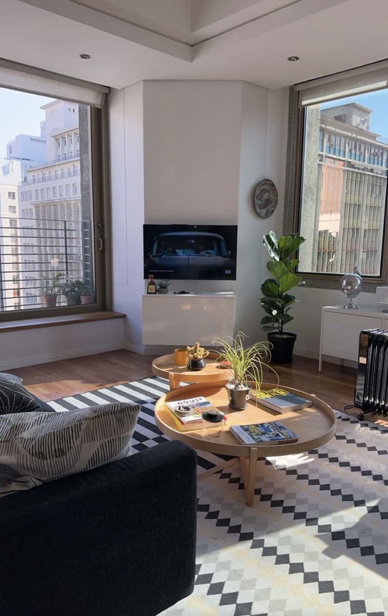 Yemmmmie_'s tweet image. On Sundays we start over, we relax, we leave last week problems behind. The start of the new week is here. Make it count 🤍💫✨