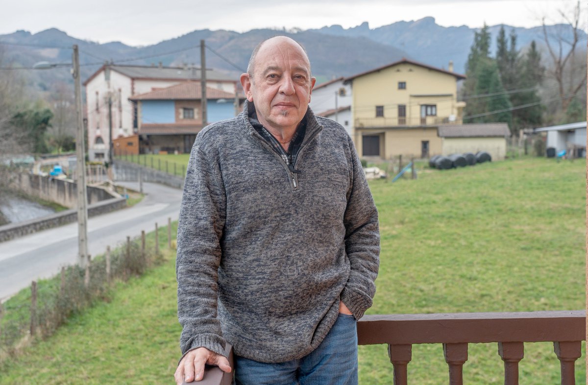 -1990eko hamarkadaren amaieran, Eusko Jaurlaritzak eta EITBk erabaki  zuten bikoizketan murrizketa handiak egitea. Nola hartu zenuen?

-Oso-oso gaizki. Lana erabat jaitsi zen. Doraemon eta beste gauzaren bat mantendu zuten, baina beherakada izugarria izan zen.

<a href="/eajpnv/">EAJ-PNV</a>