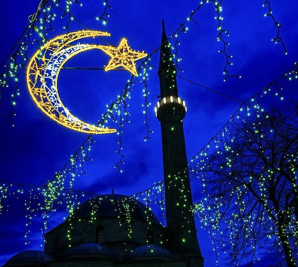 serappppozdr's tweet photo. Ramazanın ışığı gönlümüzü aydınlatsın. Hoşgeldin 11 ayın sultanı Ya Şehr-i Ramazan. Hayırlı Ramazanlar. 🥰❤️🤲🏻 #Ramazan https://t.co/J2SwGXzNTO