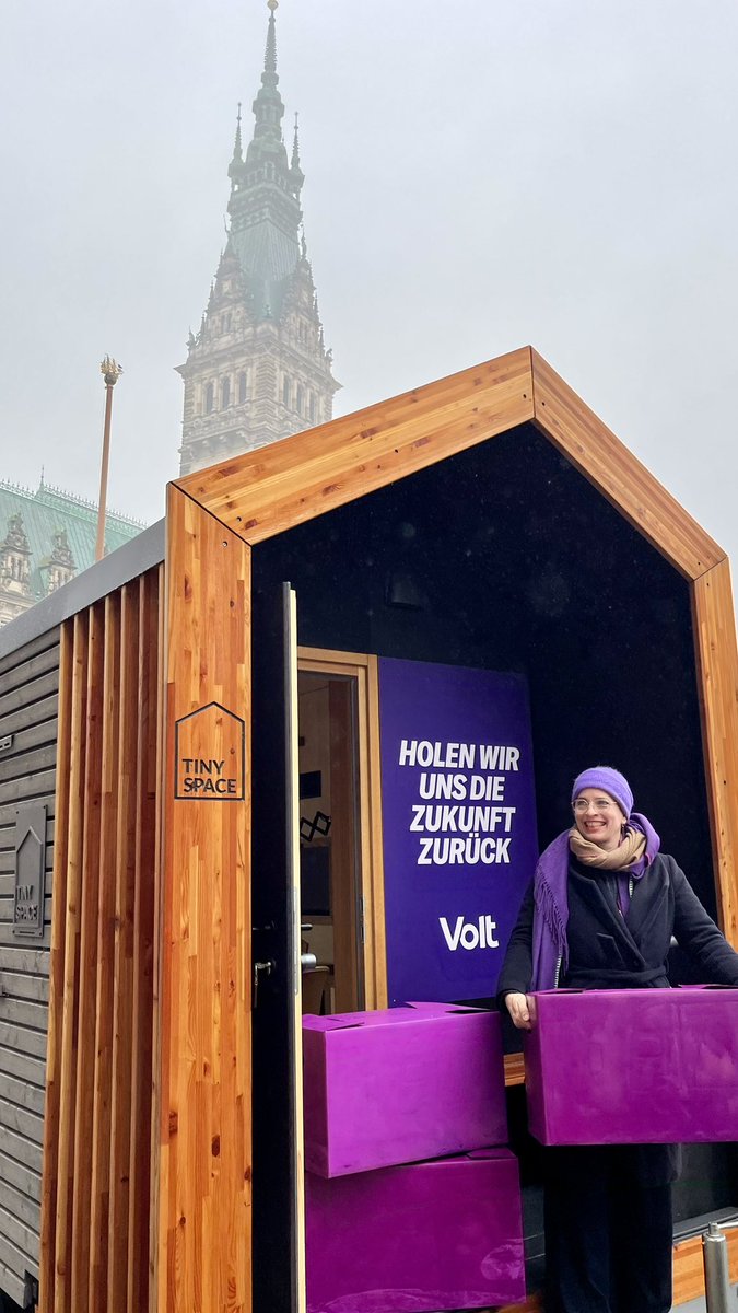 Heute ist Umzugstag: mit euren Stimmen ziehen wir in die Bürgerschaft - mit Kisten voller Lösungen für all die Herausforderungen von Mobilitätswende bis Wirtschaftsupdate #holenwirunsdiezukunftzurück #Buergerschaftswahl2025 #volt