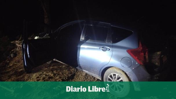 DiarioLibre's tweet photo. #LasMásLeídasDeLaSemanaDL: Sangriento final para dos hombres buscados por porte ilegal de armas y tráfico de drogas
🔗https://t.co/QiHrDpEOM5
#DiarioLibre #Noticias #Guaricanos #PolicíaNacional #Enfrentamiento #Seguridad https://t.co/DMDBJmTVhg